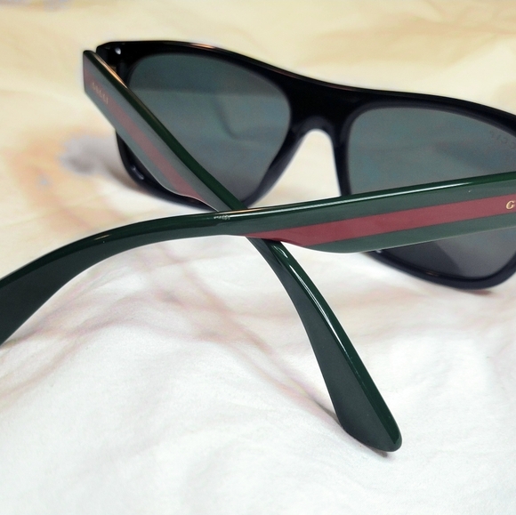 Gucci Sunglasses - Picture 4 of 8